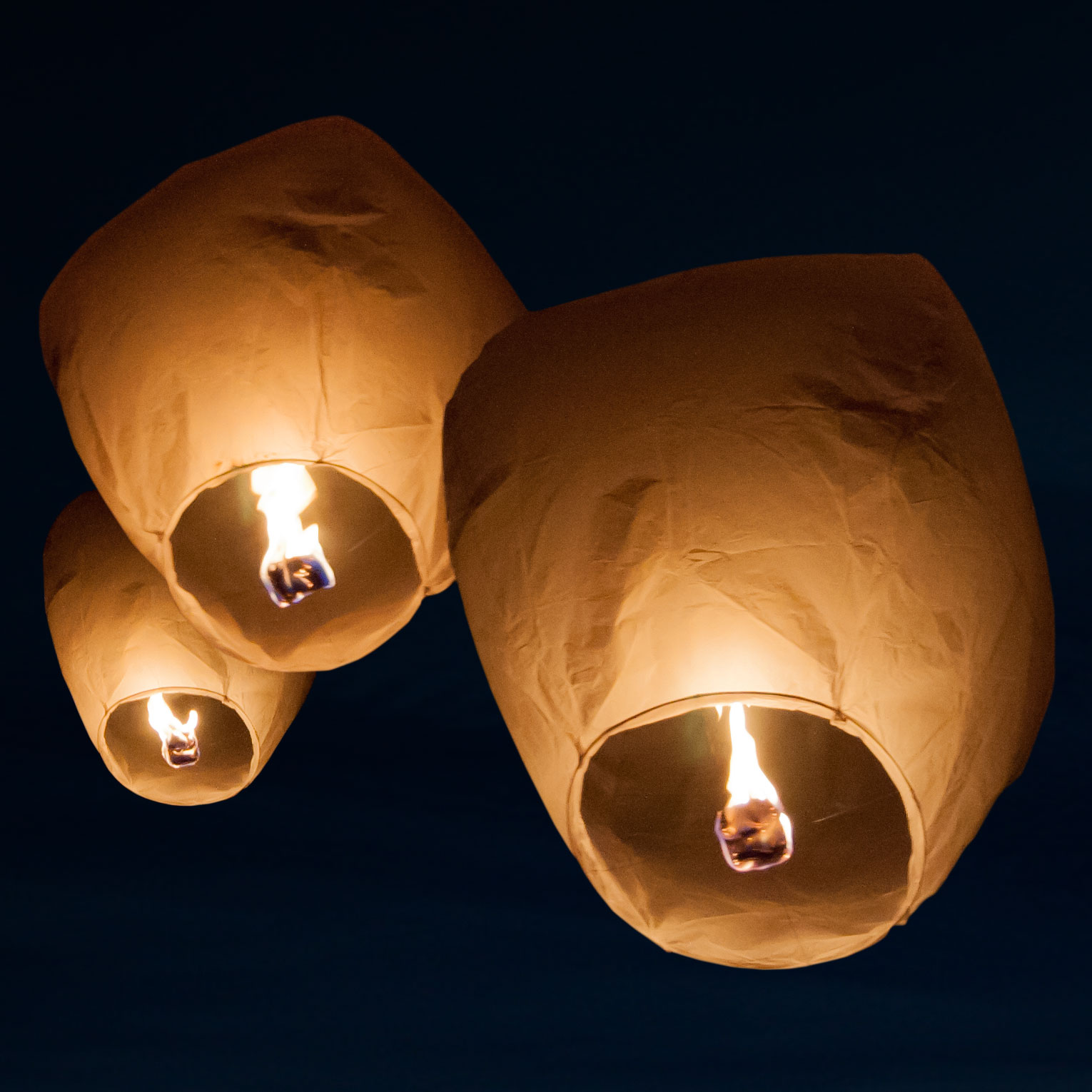 White Sky Lanterns (Pack of 12)