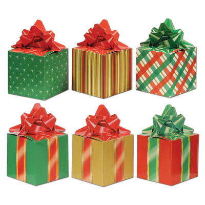 paper favor boxes that looks like wrapped Christmas presents with a bow on top
